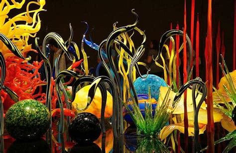 How to Make Glass Art: A Journey into the Creative Realm of Glass Blowing and Sculpting